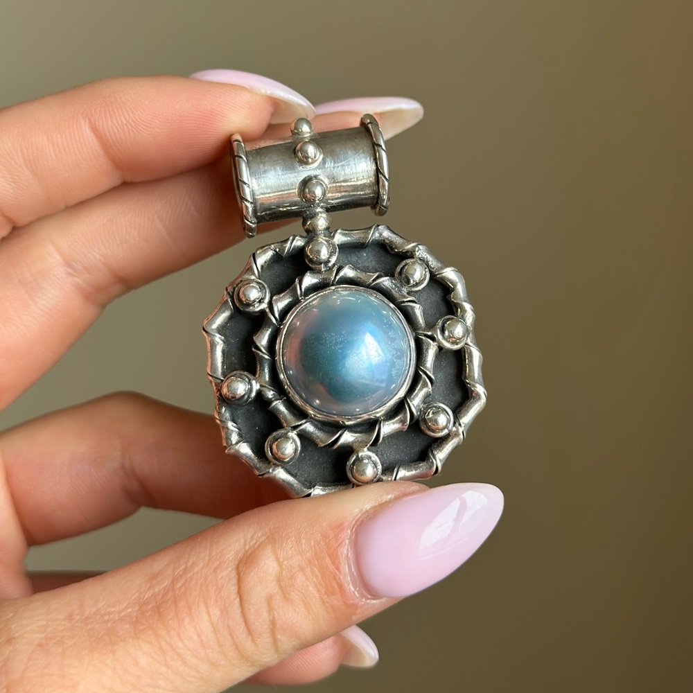 Sterling silver & Pearl pendant